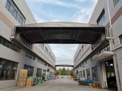 一般戶外遮陽雨棚搭（dā）法，定製戶外遮陽（yáng）雨棚
